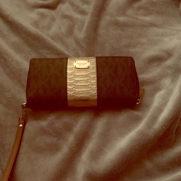 Micheal kors large Waller - Picture 1 of 3